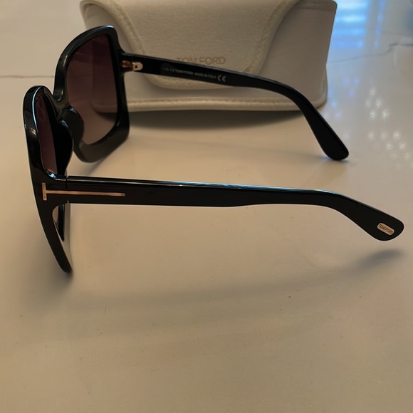 Tom Ford Emanuella- 02 01K Black Sunglasses - Picture 3 of 7